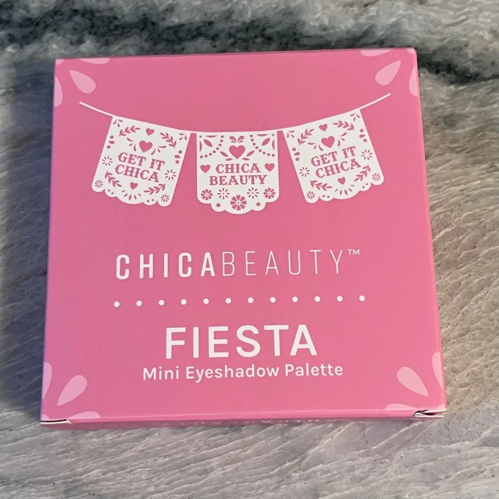 Chica Beauty Fiesta Mini Eyeshadow Palette - Picture 5 of 6